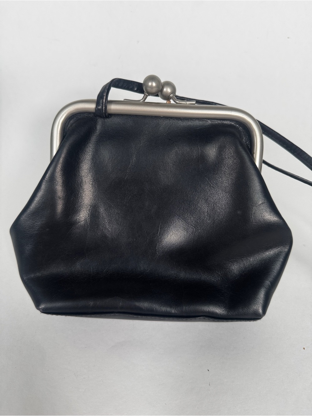 Black Genuine Calfskin Leather Kiss Lock Crossbody Frame Bag - Picture 4 of 10